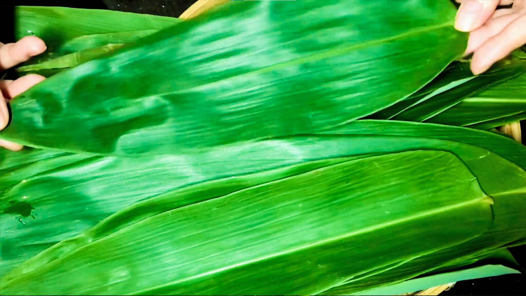 Source sustainable ingredients for bánh ít lá tre